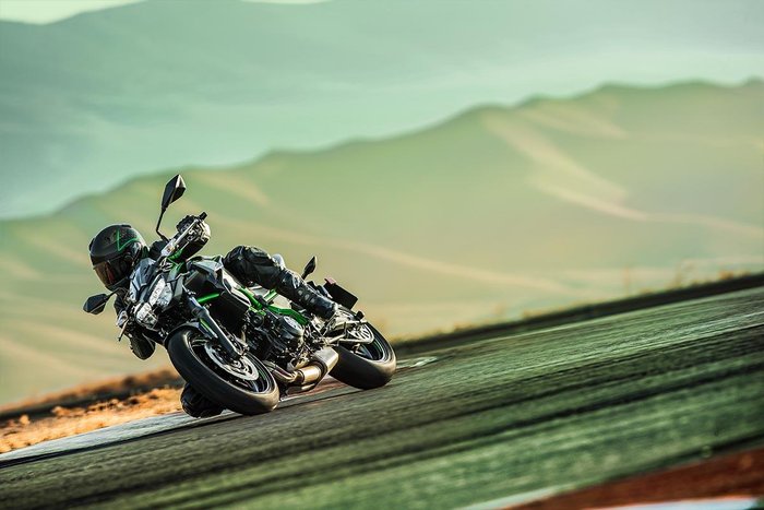 2025 Kawasaki Z650L (LAMS) Z Red