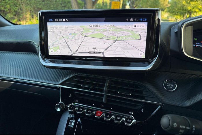 2024 Peugeot 2008 GT Hybrid