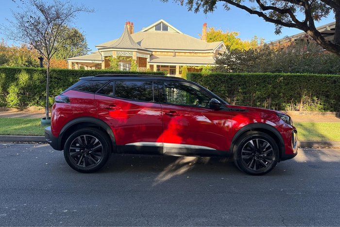 2024 Peugeot 2008 GT Hybrid