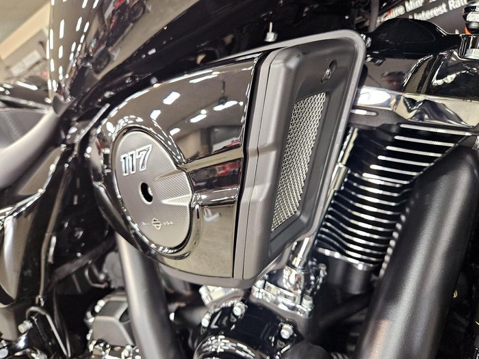 2025 Harley-Davidson Road Glide 117 (FLTRX) Touring Black