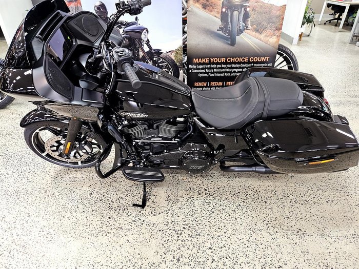 2025 Harley-Davidson Road Glide 117 (FLTRX) Touring Black
