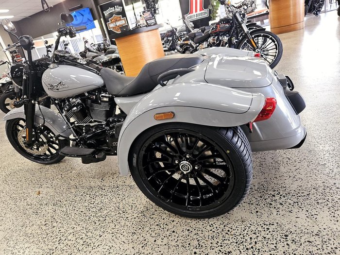 2025 Harley-Davidson Freewheeler 114 (FLRT) Freewheeler Grey