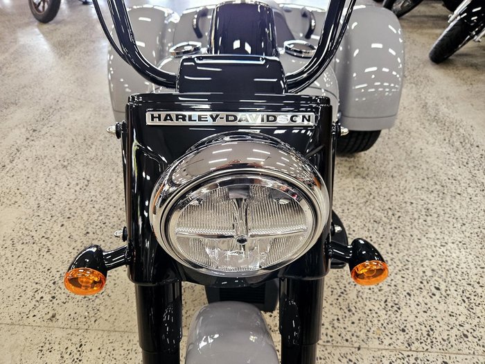 2025 Harley-Davidson Freewheeler 114 (FLRT) Freewheeler Grey