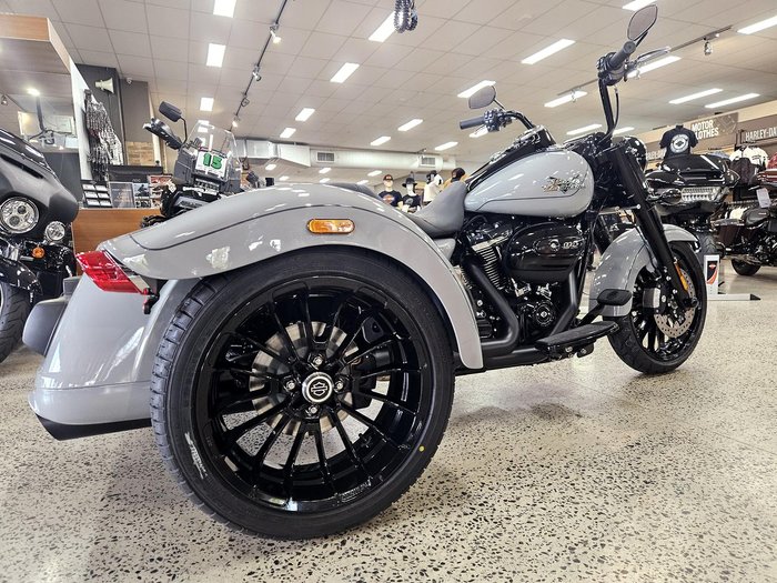 2025 Harley-Davidson Freewheeler 114 (FLRT) Freewheeler Grey