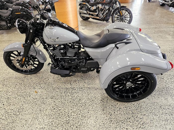 2025 Harley-Davidson Freewheeler 114 (FLRT) Freewheeler Grey