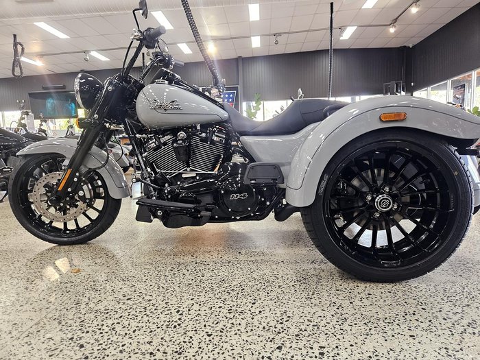 2025 Harley-Davidson Freewheeler 114 (FLRT) Freewheeler Grey