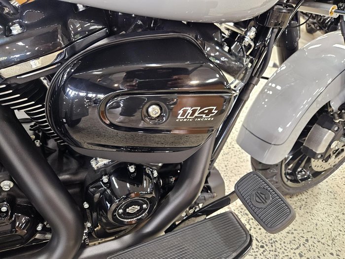 2025 Harley-Davidson Freewheeler 114 (FLRT) Freewheeler Grey