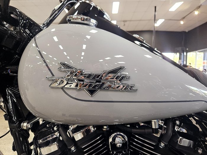 2025 Harley-Davidson Freewheeler 114 (FLRT) Freewheeler Grey