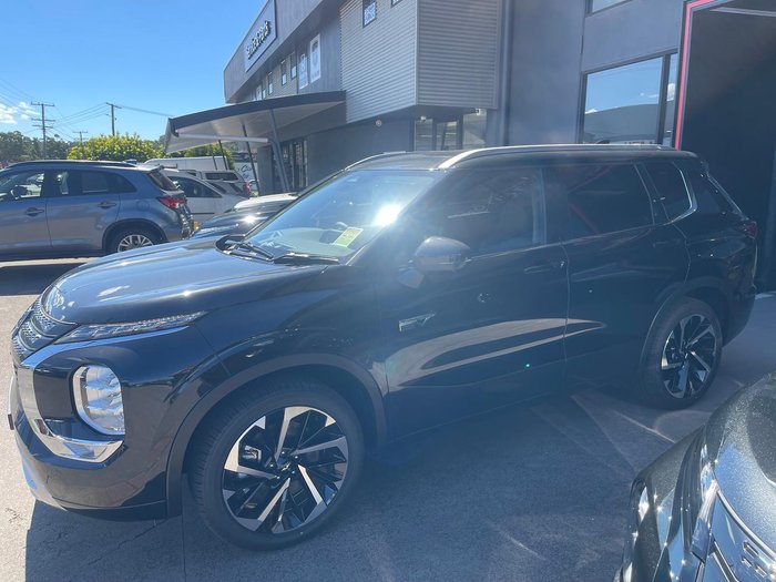 2024 Mitsubishi Outlander PHEV Exceed