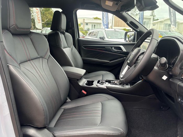 2025 Isuzu MU-X X-TERRAIN