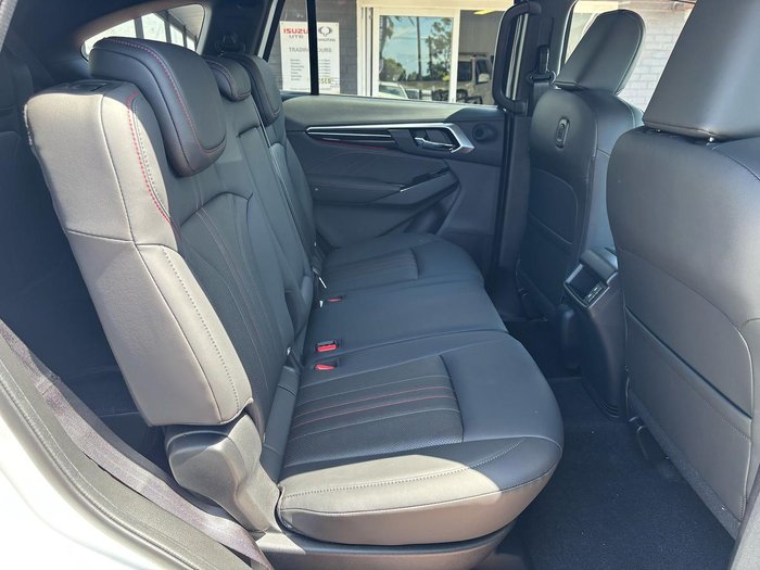 2025 Isuzu MU-X X-TERRAIN