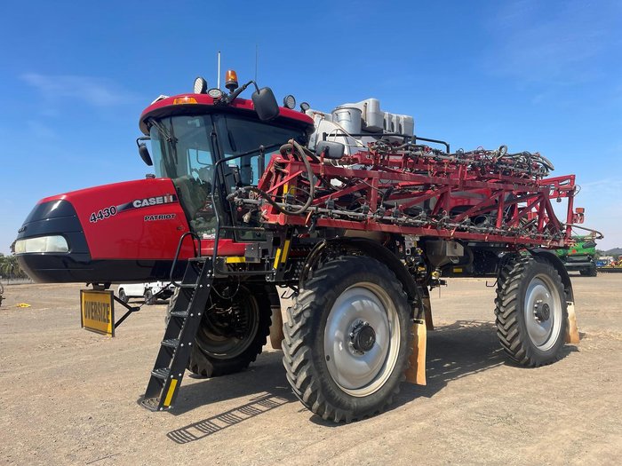 2019 CASE IH Patriot 4430 red
