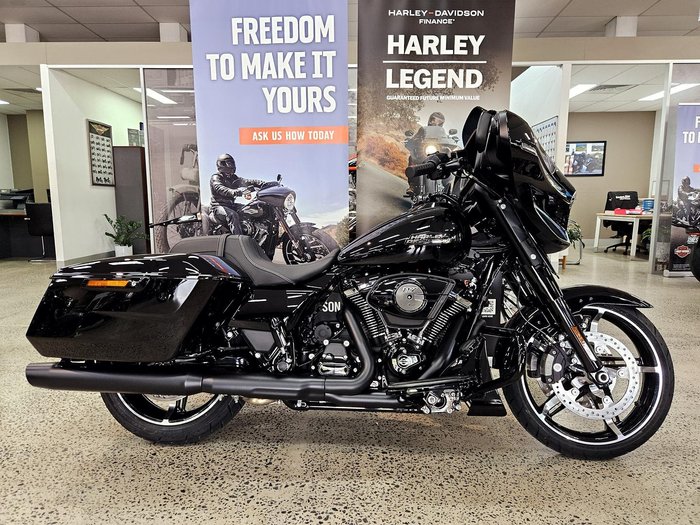 2025 Harley-Davidson Street Glide 117 (FLHX) Touring Black