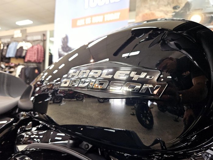 2025 Harley-Davidson Street Glide 117 (FLHX) Touring Black