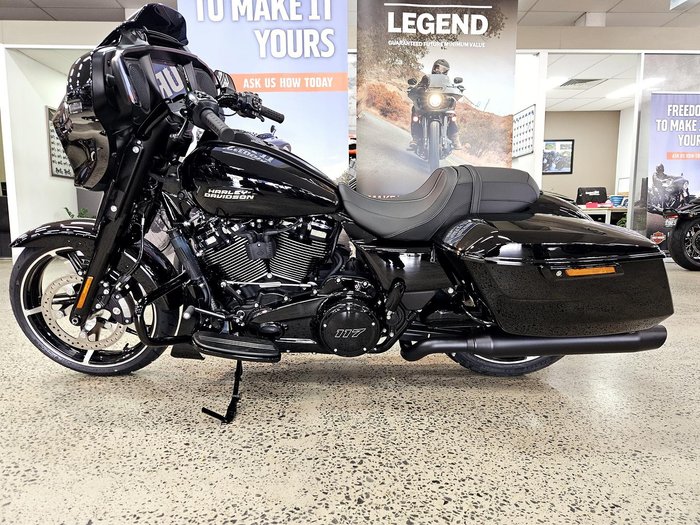 2025 Harley-Davidson Street Glide 117 (FLHX) Touring Black