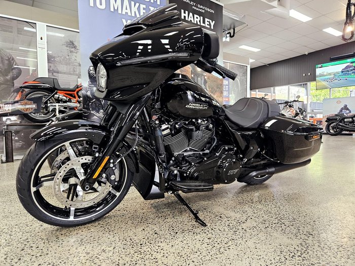 2025 Harley-Davidson Street Glide 117 (FLHX) Touring Black