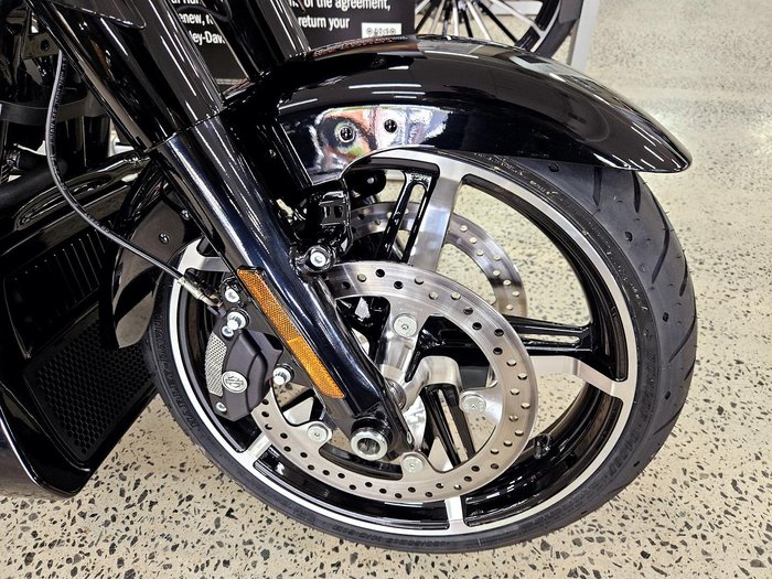2025 Harley-Davidson Street Glide 117 (FLHX) Touring Black
