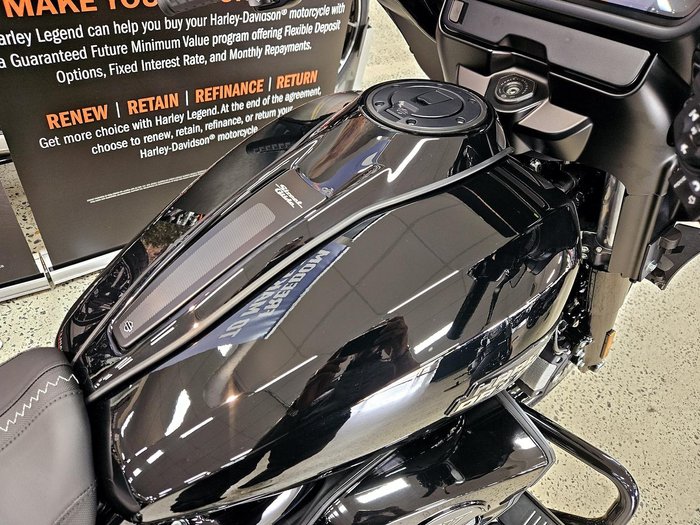 2025 Harley-Davidson Street Glide 117 (FLHX) Touring Black