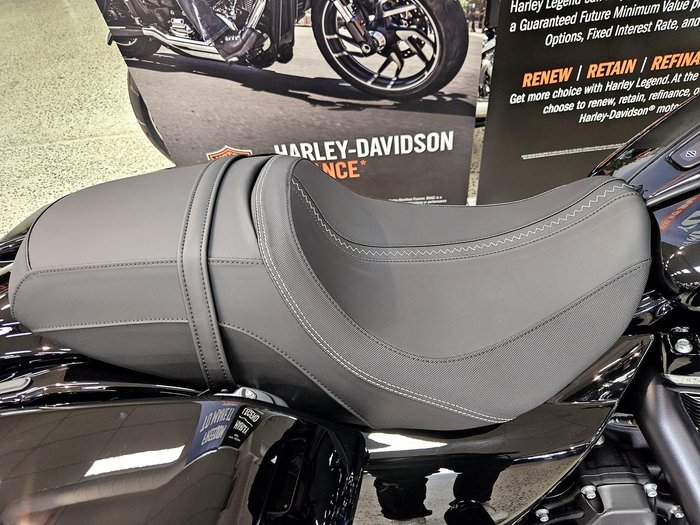 2025 Harley-Davidson Street Glide 117 (FLHX) Touring Black