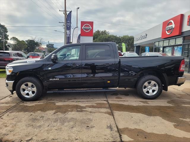 2024 RAM BIG HORN 1500 1500 Big Horn Crew Cab MY24 (6'4 Tub) Hydro Blue Pearl and Delmonico Red Pearl only Diamond Black