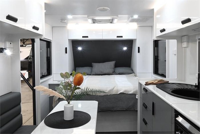 2025 VICTORY CARAVANS Trophy 18'6