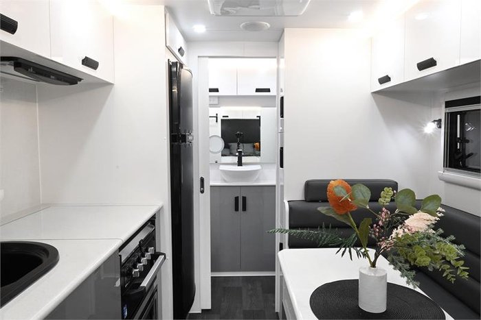 2025 VICTORY CARAVANS Trophy 18'6