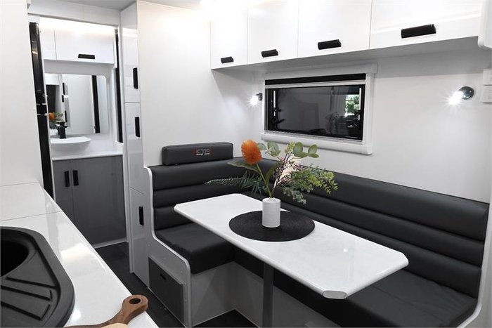 2025 VICTORY CARAVANS Trophy 18'6