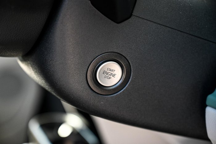 2025 Volkswagen ID. Buzz Pro BEV560