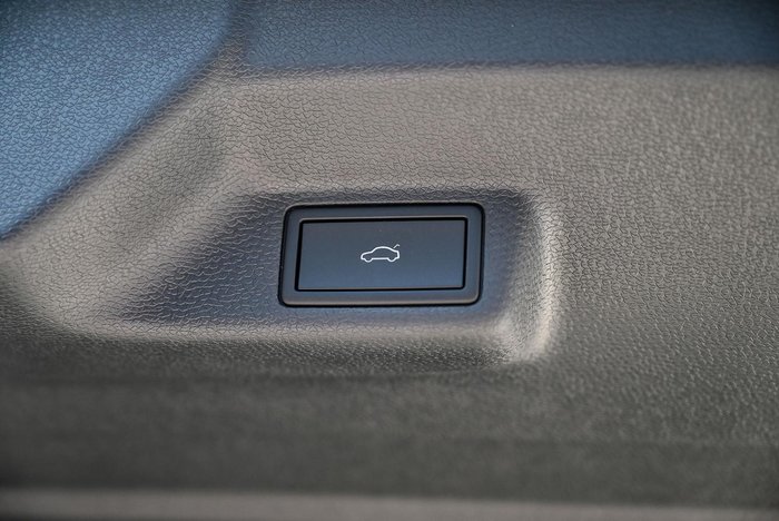 2025 Volkswagen ID. Buzz Pro BEV560