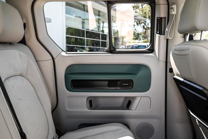 2025 Volkswagen ID. Buzz Pro BEV560