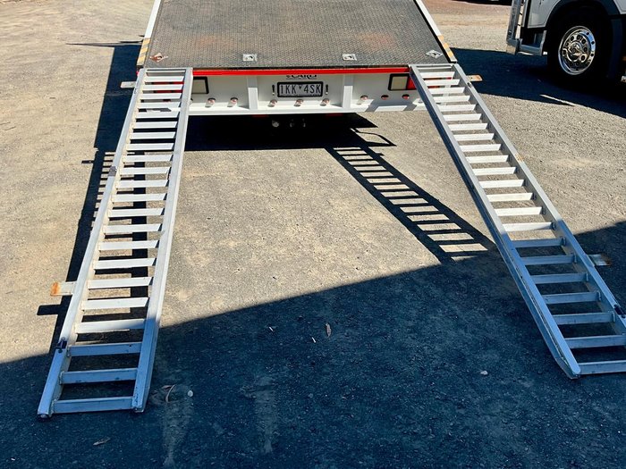 2000 IZUZU Frr500a 175 Siteck Tilt Tray Read Full Spec $45000+Gst IZUZU FRR 500 175 SITECK WHITE