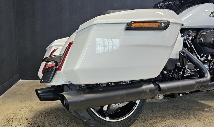 2025 Harley-Davidson Street Glide 117 (FLHX) Touring White