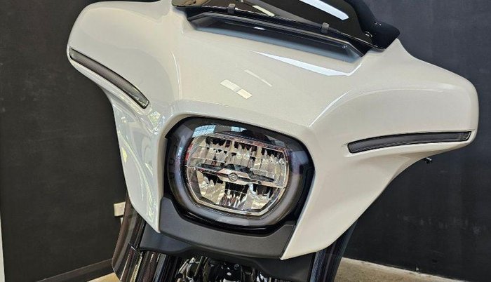 2025 Harley-Davidson Street Glide 117 (FLHX) Touring White