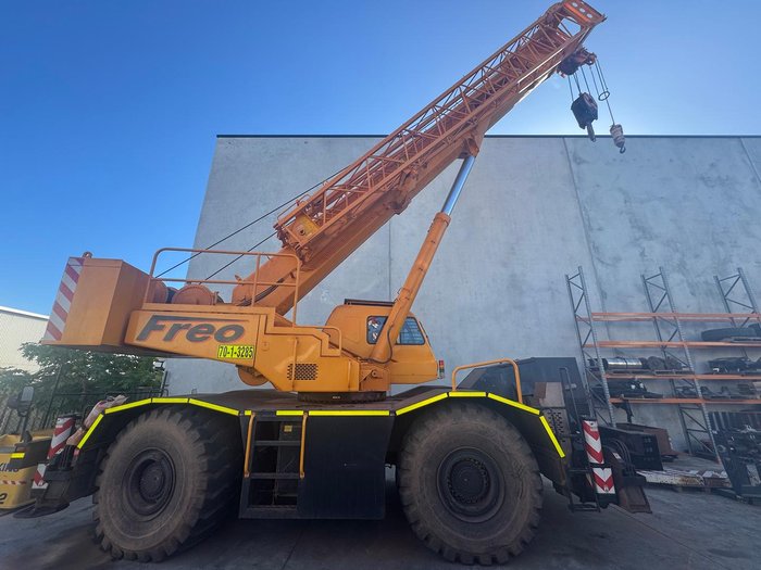 2010 Tadano Gr700ex Yellow