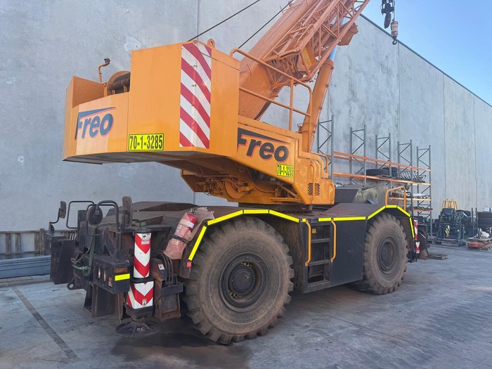 2010 Tadano Gr700ex Yellow