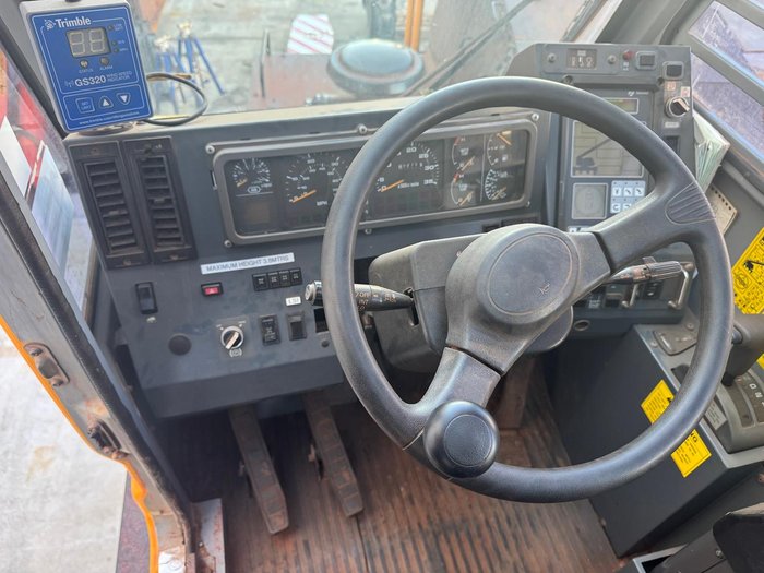 2010 Tadano Gr700ex Yellow