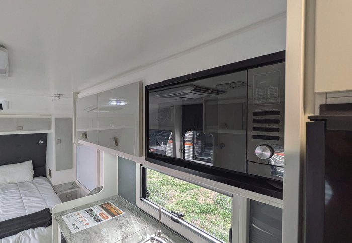 2025 JB Caravans Dirt Roader (18'6)