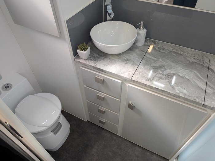 2025 JB Caravans Dirt Roader (18'6)