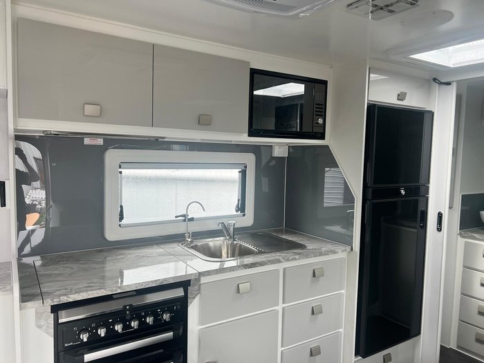 2025 JB Caravans Dirt Roader 18.6