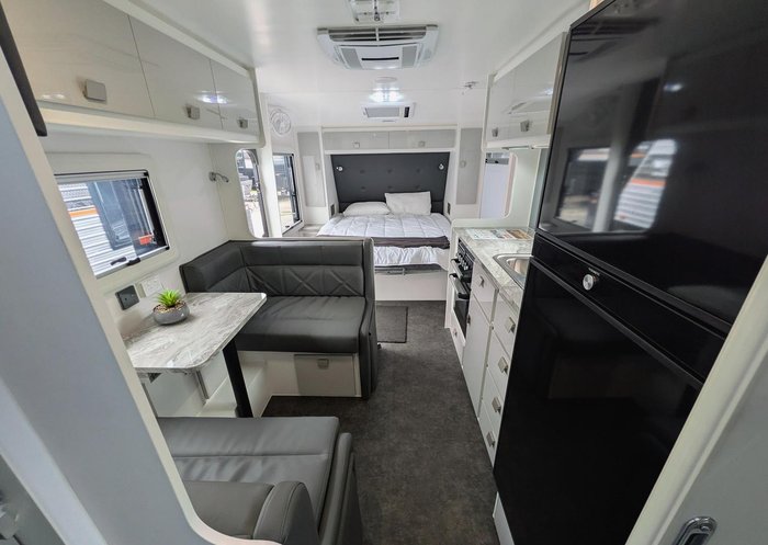 2025 JB Caravans Dirt Roader (18'6)