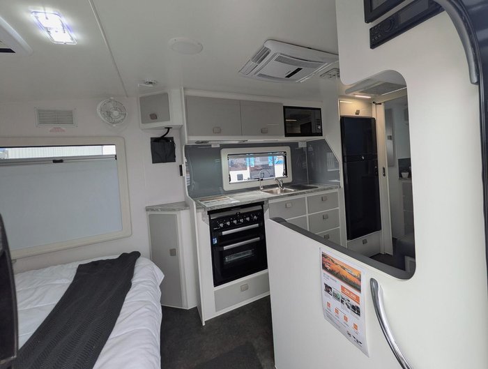 2025 JB Caravans Dirt Roader (18'6)
