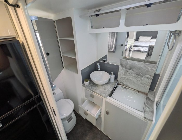 2025 JB Caravans Dirt Roader (18'6)