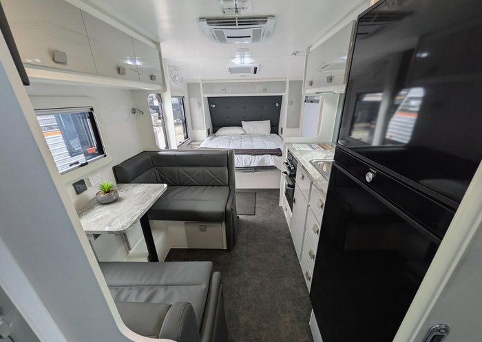 2025 JB Caravans Dirt Roader (18'6)