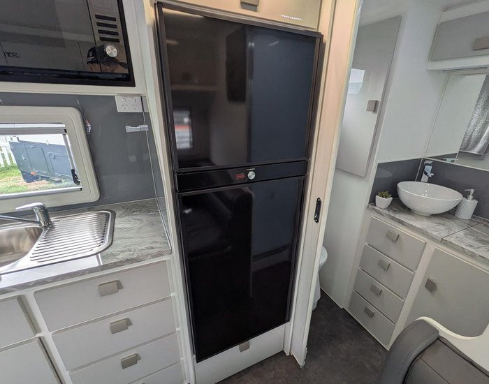 2025 JB Caravans Dirt Roader (18'6)