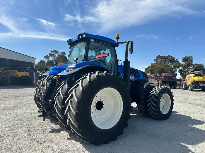 2020 New Holland T8.435