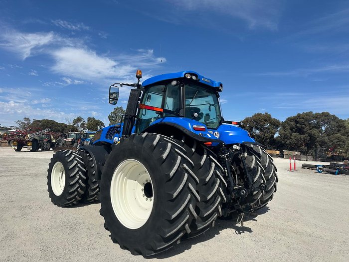 2020 New Holland T8.435