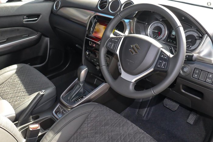 2023 Suzuki Vitara Turbo LY Series II Cool White
