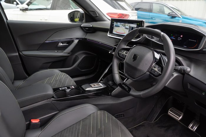 2025 Peugeot 2008 GT Hybrid P24 MY25 Okenite White