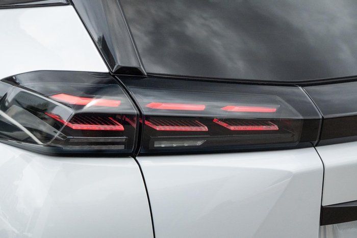 2025 Peugeot 2008 GT Hybrid P24 MY25 Okenite White