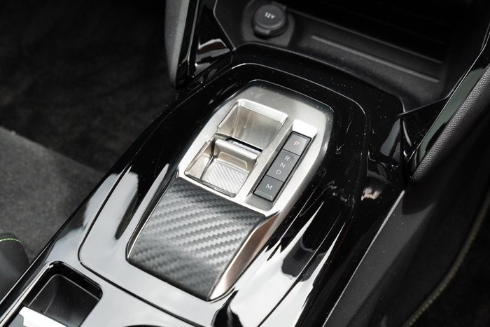 2025 Peugeot 2008 GT Hybrid P24 MY25 Okenite White